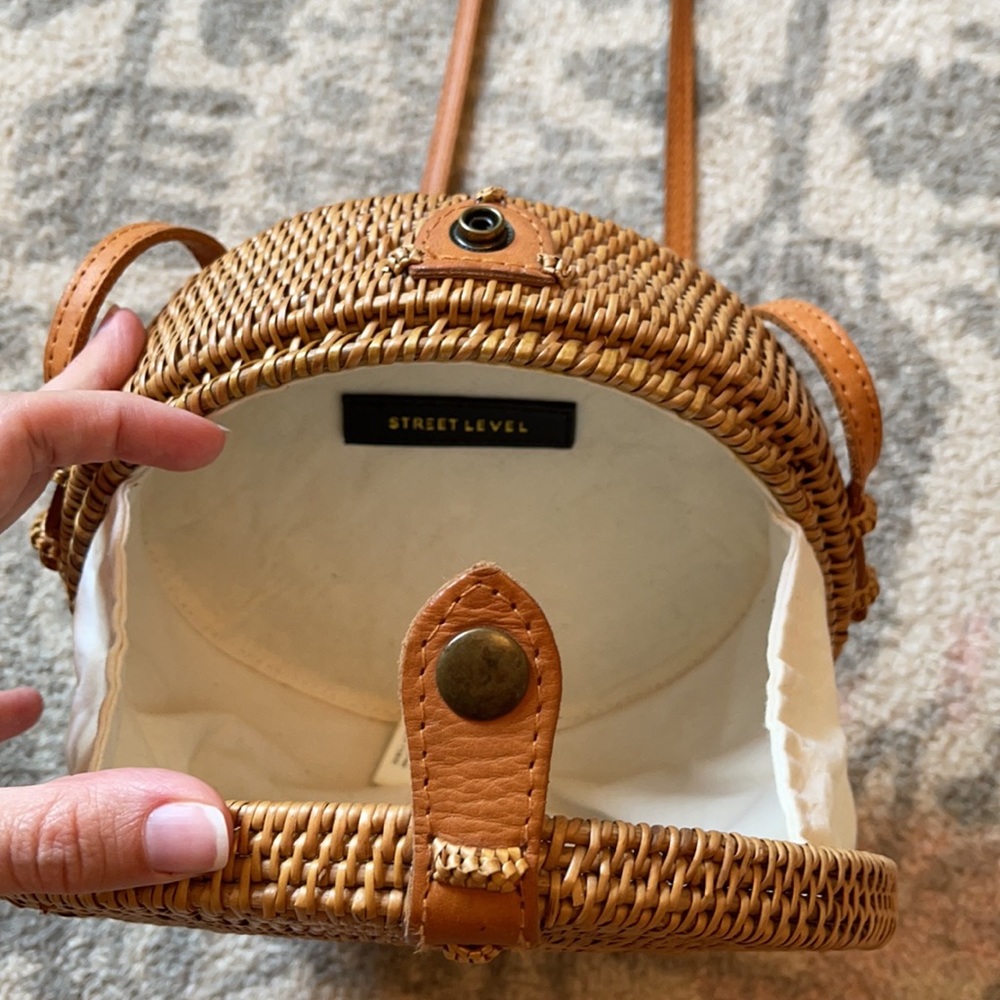 Street Level Round Rattan Bag - Picture 5 of 10